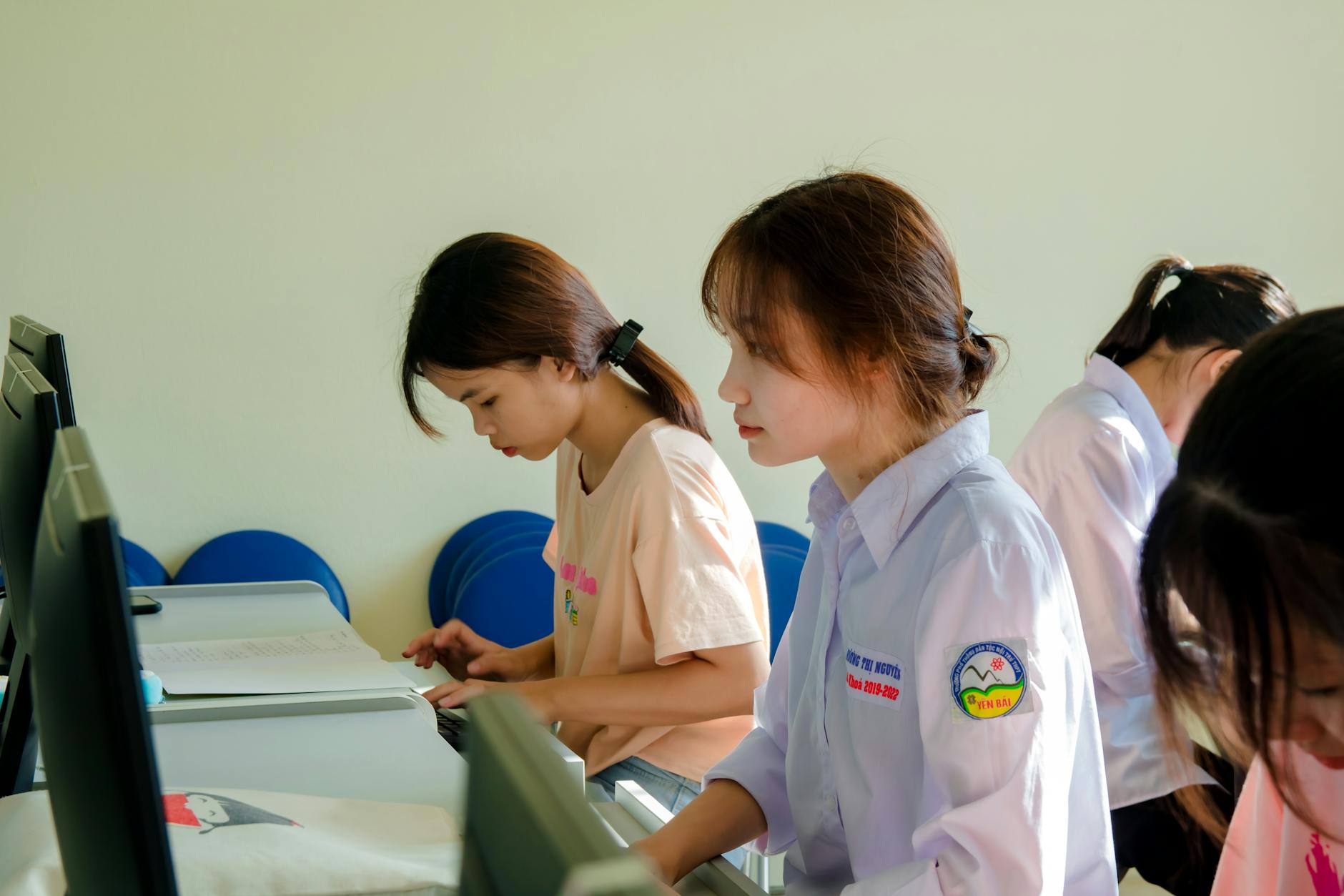 Người dùng xem dữ liệu số và ghi chú để lọc các lựa chọn